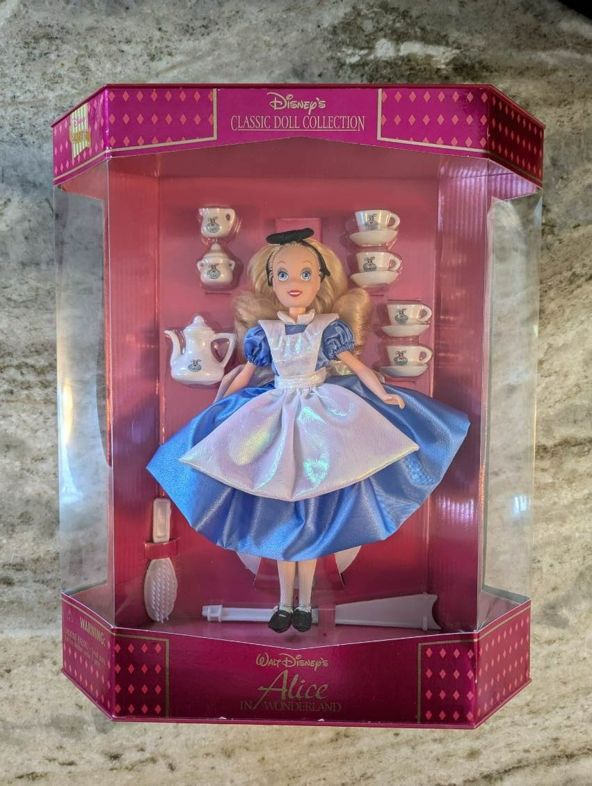 Disney&rsquo;s Alice In Wonderland Doll With Tea Set - Classic Doll Collection - NEW