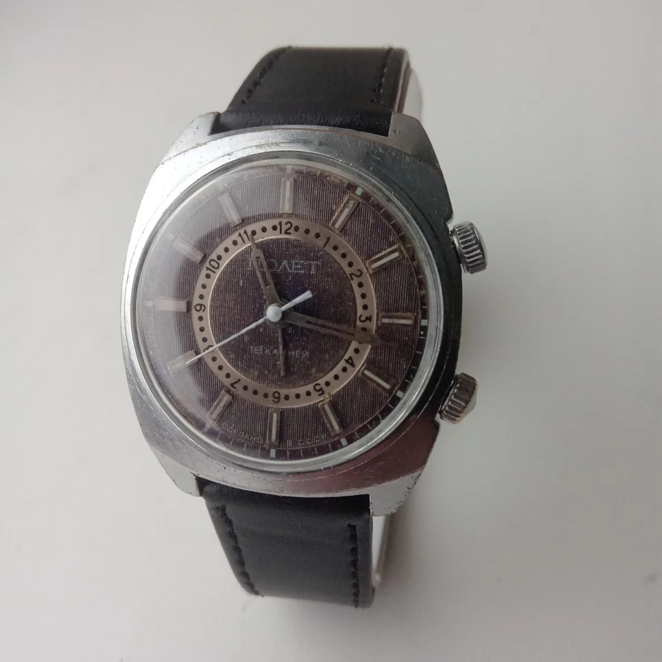 Vintage USSR POLJOT SIGNAL mechanical Soviet Wrist Watch with Alarm - Image 4 of 4