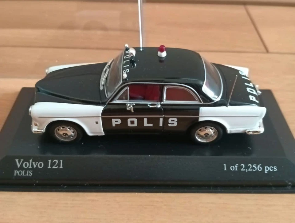 Minichamps 1/43 Volvo 121 POLIS Negro Blanco Edición Limitada Modelo de Coche - Imagen 2 de 4