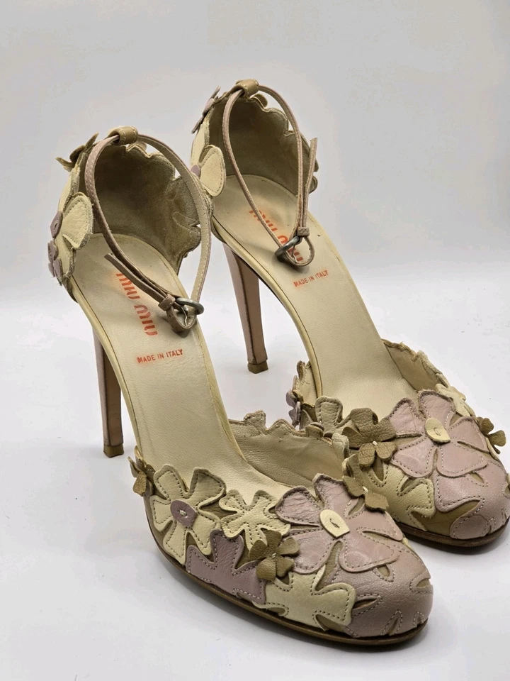 Raro Original Miu Miu Tacones Florales Aplique Mary Jane Zapatos. Foto 3 de 4