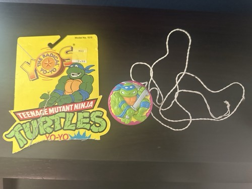 1989 VINTAGE SPECTRA STAR YOS TMNT LEONARDO YO-YO W/ TOP HALF OF PRODUCT CARD