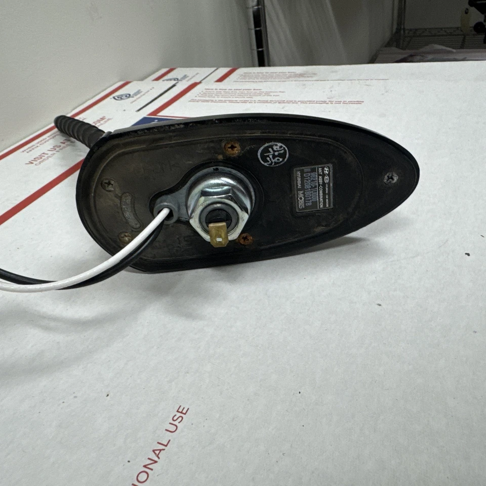 2010-2013 KIA SOUL OEM radio Antenna Mast Part Number 962152J900 - Image 3 of 4