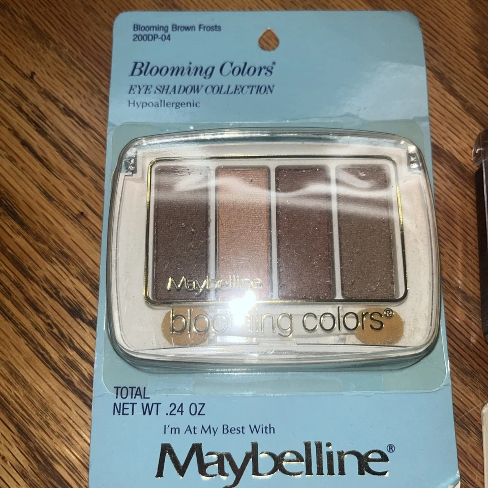 Vintage NOS COVERGIRL Maybelline COLLECTION - Image 2 of 4