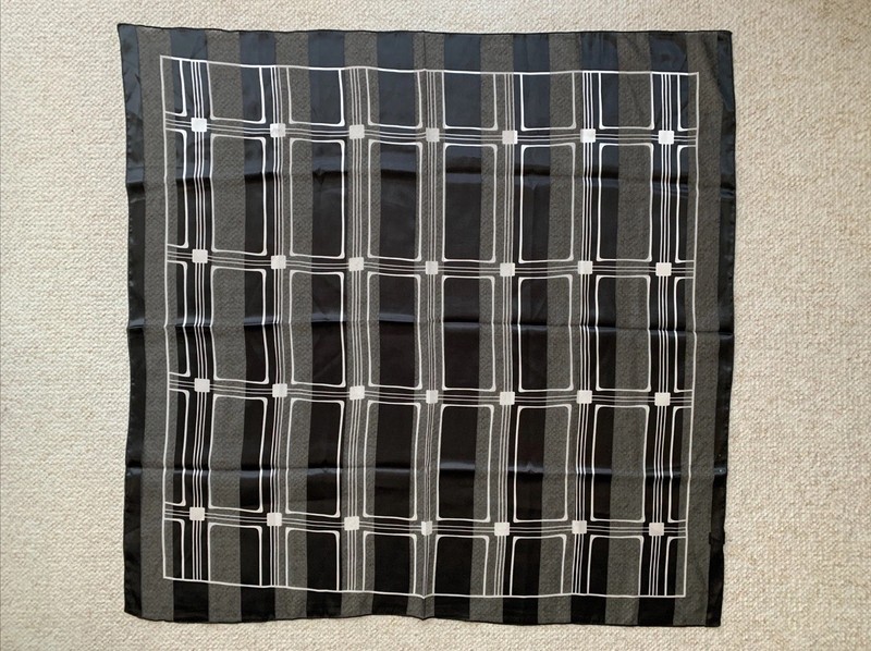 Jovani New York Scarf Square Black and White Geometric Pattern 40x40.25”