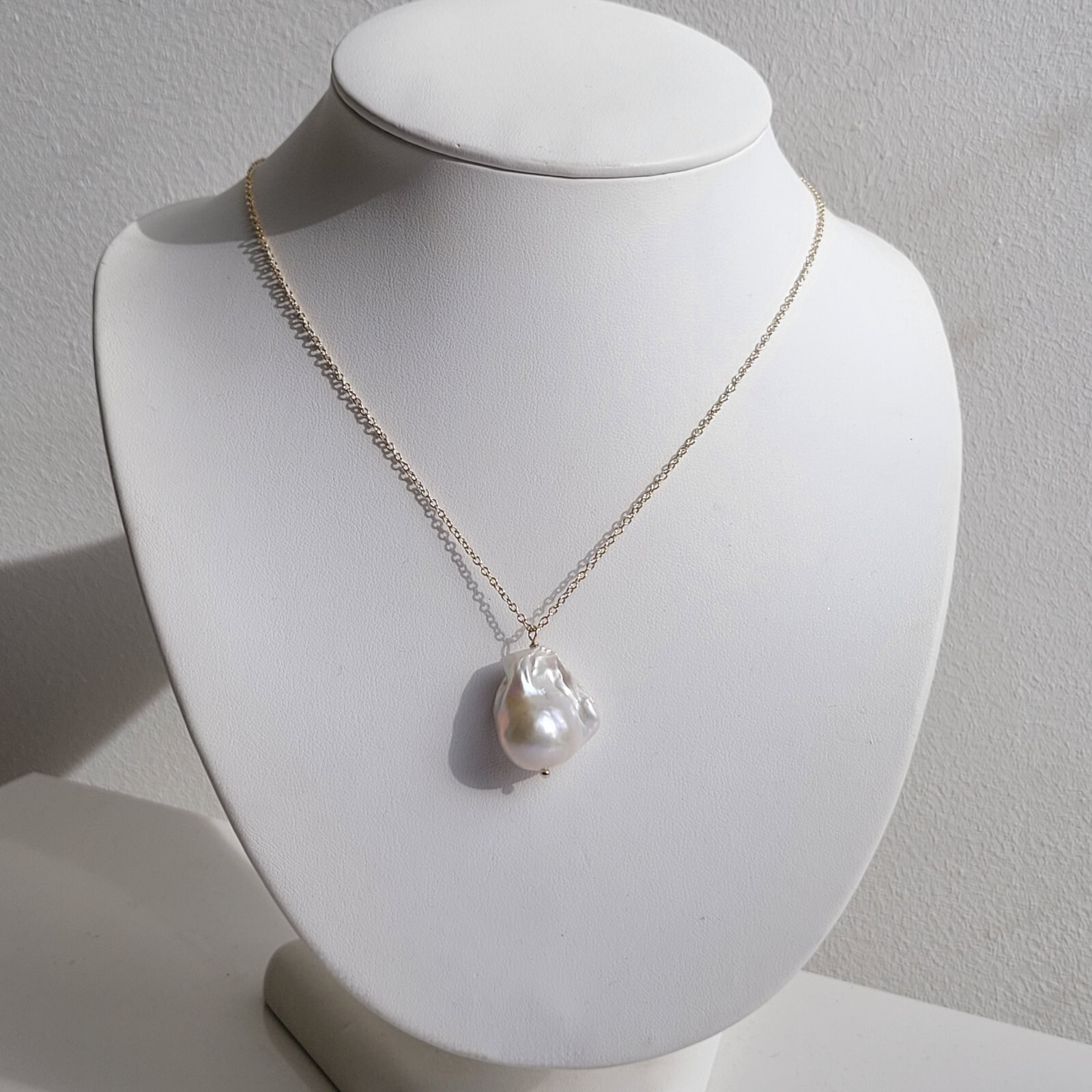Collier or gold filled 14ct véritable avec grande perle baroque d'eau douce