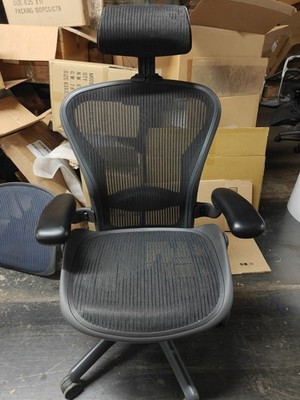 Herman Miller Aeron Mesh Chair Medium B fully Adjust Lumbar mesh With Headrest