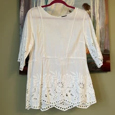 Ann Taylor Sz M Linen Cotton White Embroidered Blouse EXCELLENT