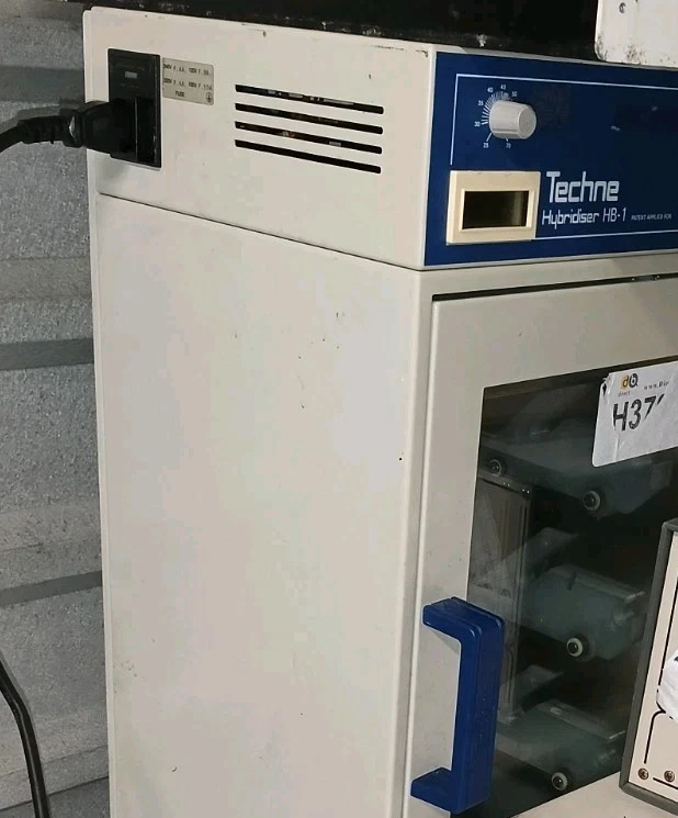 Incubadora de hibridación Techne Hybridiser HB-1 usada  Foto 3 de 4