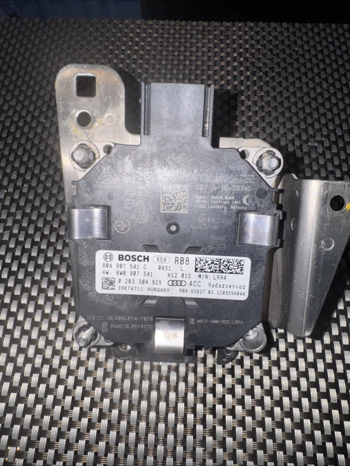 Audi Q5 SQ5 2021-24 OEM Control de crucero adaptativo Sensor de distancia Radar de distancia Foto 3 de 4