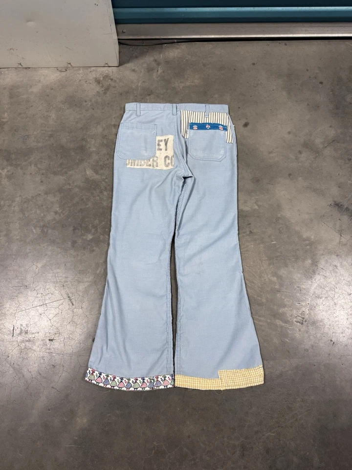 Pantalones acampanados vintage años 70 patchwork azul claro pana hippie Levi’s 33 x 30 Foto 2 de 4