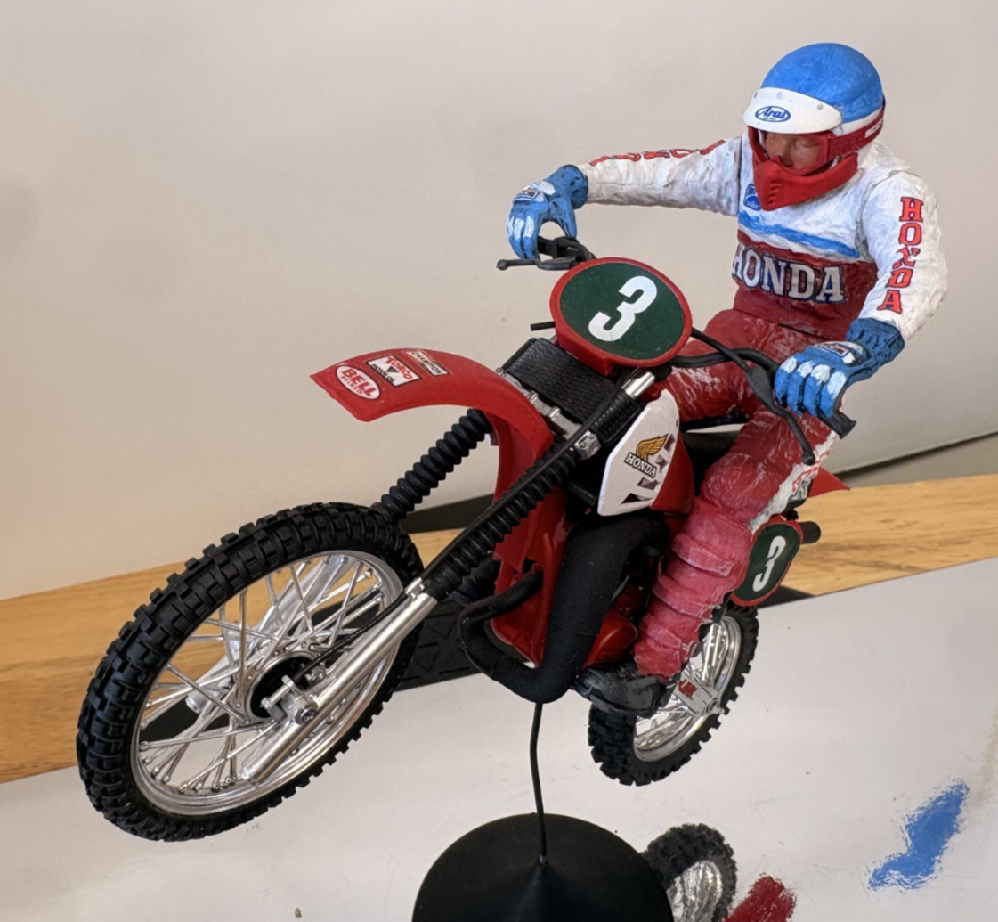 Built Tamiya Honda CR250R w/ Rider motocross motorcycle plastic