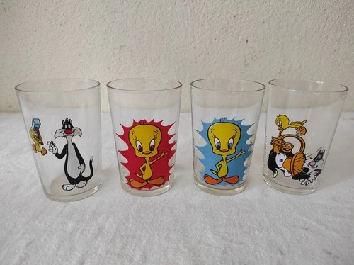Lot of 4 Antique 1974 Warner Bros Titi and Big Twink Mustard Glasses