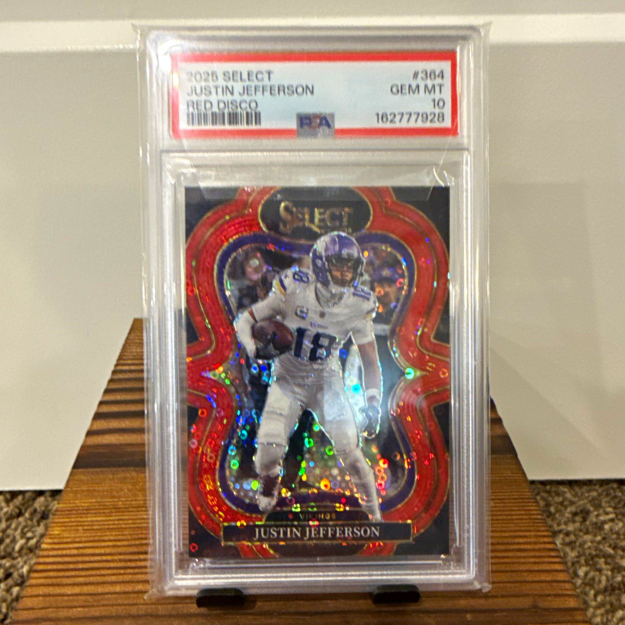 Panini 2025 Select Suite Level Justin Jefferson #364 Red Disco Prizm /49 PSA 10
