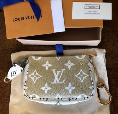 NEW LOUIS VUITTON GIANT MONOGRAM KEY MICRO POCHETTE CHAIN WALLET,LIMITED  EDITION | eBay