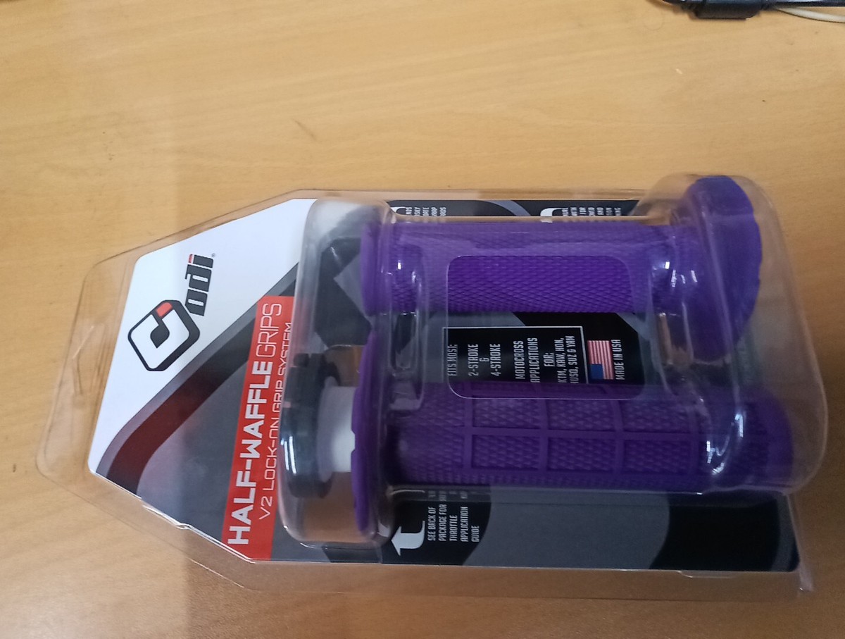 ODI V2 MX Half Waffle Lock-On Grips Purple 7/8 In Bars - Lock-On - Foto 6