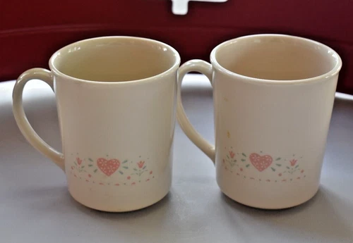 Set of 4 ~ Vintage CORELLE Corning FOREVER YOURS Coffee Mugs Cups Pink Heart USA