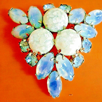 RARE Unsigned SCHREINER Frosted Cabochon & Blue Moonstone Crushed Shell Brooch