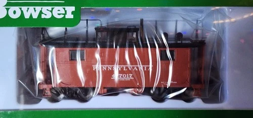 Pennsylvania RR N5c Center Cupola caboose 477017 w/ Tphone Bowser 43359 HO RTR - Picture 2 of 3