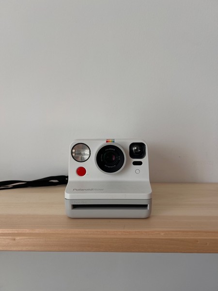 Polaroid Now i-Type Instant Camera (White, 1st Gen) – Tested & Fully Working