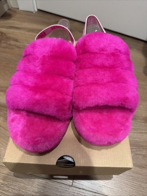 UGG   Slipper fits women size 7 US Rock Rose