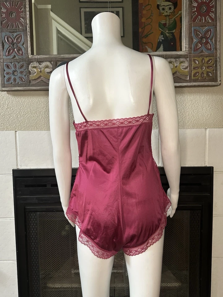 Peluche Formfit Vintage Rojo Satinado y Encaje Talla 34 (10-12) Foto 4 de 4