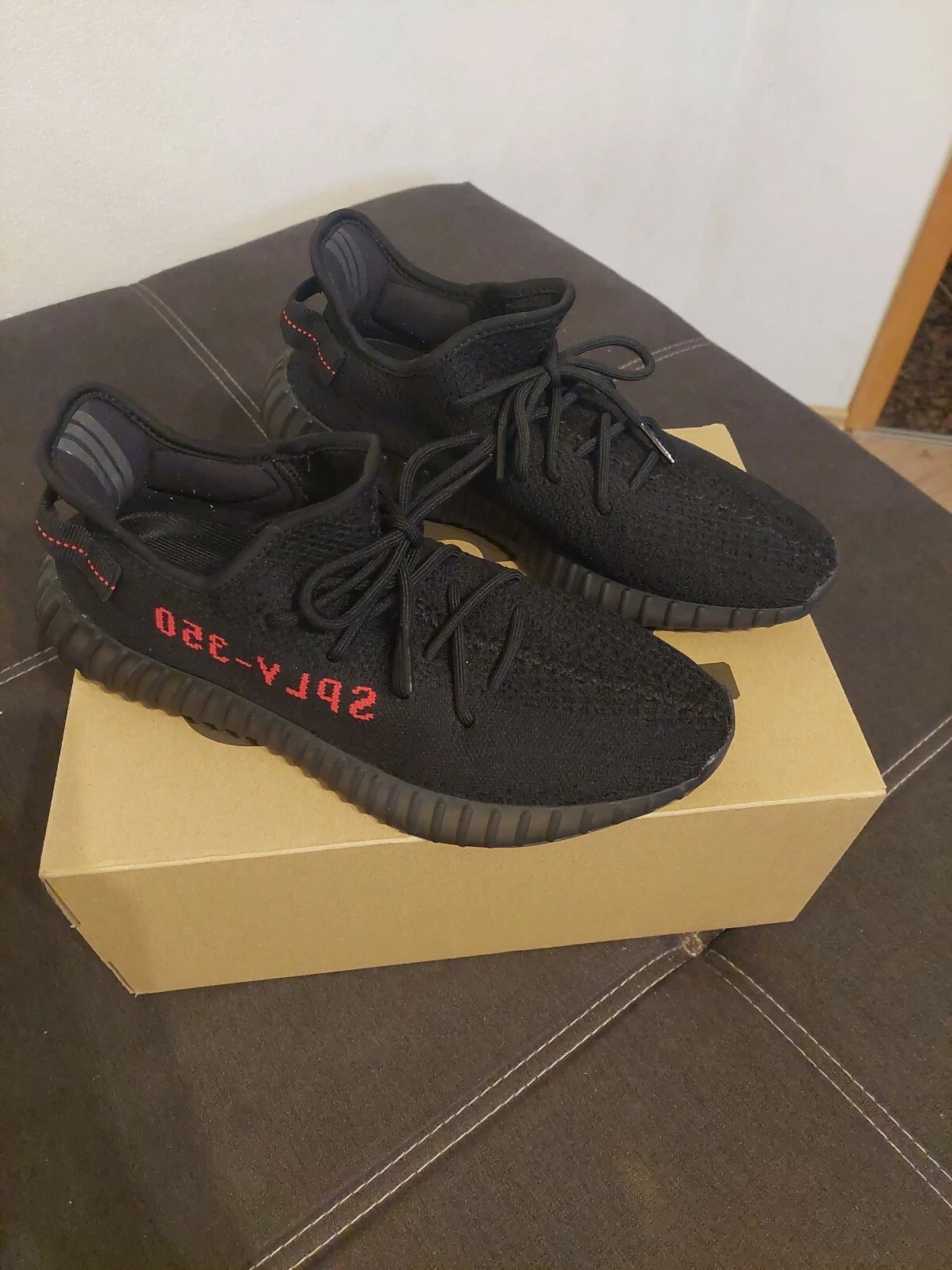 Taglia US 11.5 Adidas Yeezy Boost 350 v2 Black Red Core Regno Unito 11