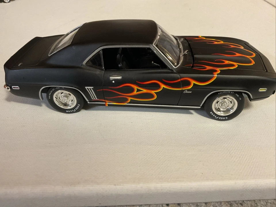 罕见 1969 雪佛兰 Camaro Z28 压铸 Johnny Lightning 黑色带火焰 1: 24 比例 — 第 2/4 张图片
