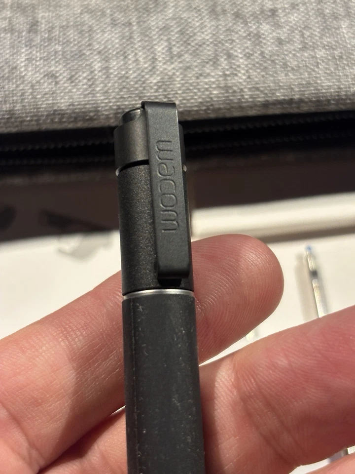 Wacom Finetip Pen With Tablet paper clip, Case & 3 Extra Nibs. Used Once, Intuos - Image 3 of 4