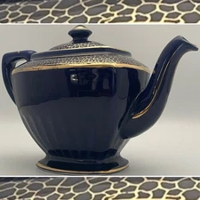 Hall China Company Art Deco 0103 Hollywood Shape Teapot c1927-1960s USA 5 cup