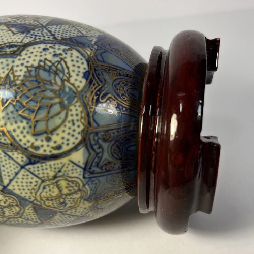 Vintage chinesisches Cloisonne emailliertes Porzellan Ei mit Holzständer blau weiß gold - Bild 9 von 13