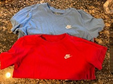 Pacchetto di magliette Nike rosse e blu cipria bianche logo giovanile XL 18/20