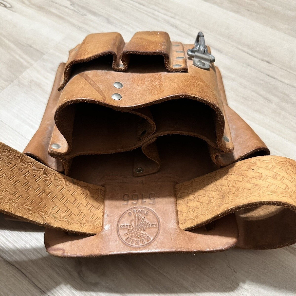 NICE KLEIN TOOLS 5165~10-POCKET TAN LEATHER TOOL POUCH NICE KLEIN TOOLS 5165~10-POCKET TAN LEATHER TOOL POUCH