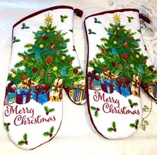 potholders  MERRY CHRISTMAS Christmas Tree scene set of 2 CHRISTMAS