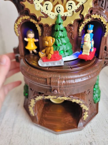 Hallmark Orologio di Natale Musicale di Babbo Natale Decorazione Casa da Tavolo - Foto 4 di 7