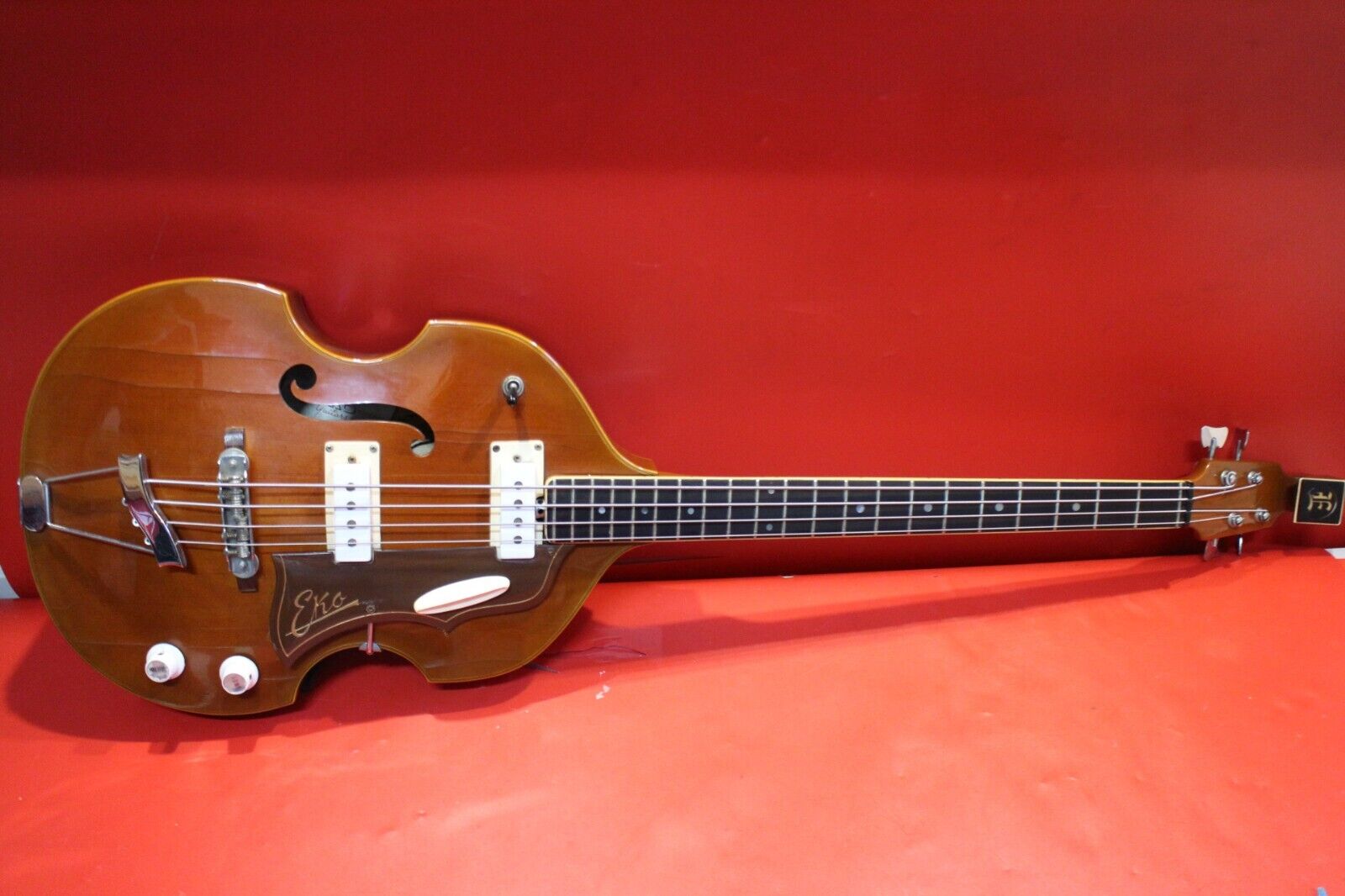 USED  Eko Model 995 Violin Style Electric Bass Made in Italy GT153 230126