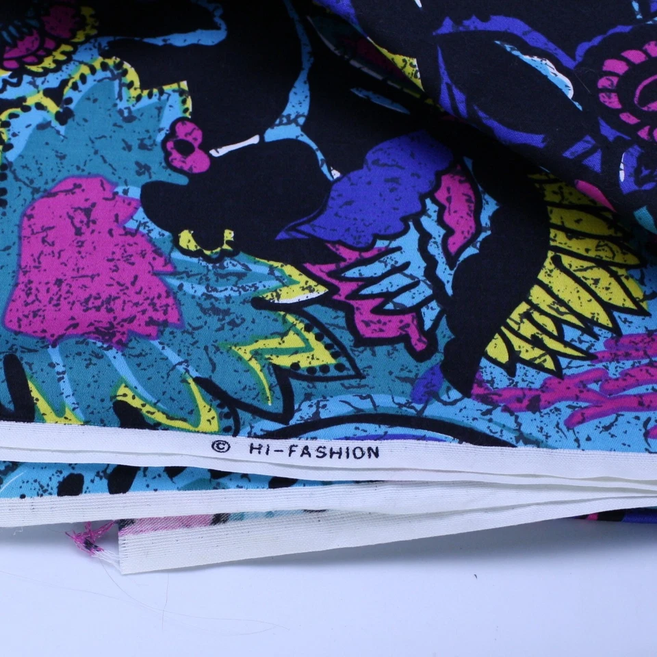 Multi-Colored Floral Hi-Fashion Cotton Fabric 3.1 yards x 43" - Image 3 of 3