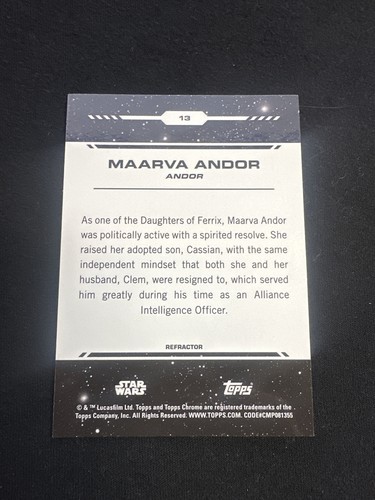 2024 Topps Chrome Star Wars #13 rifrattore arcobaleno Maarva Andor - Foto 2 di 2