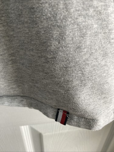 Tommy Hilfiger T Shirt Top Womens Size Large V Neck Short Sleeve Tee Gray - Picture 3 of 6