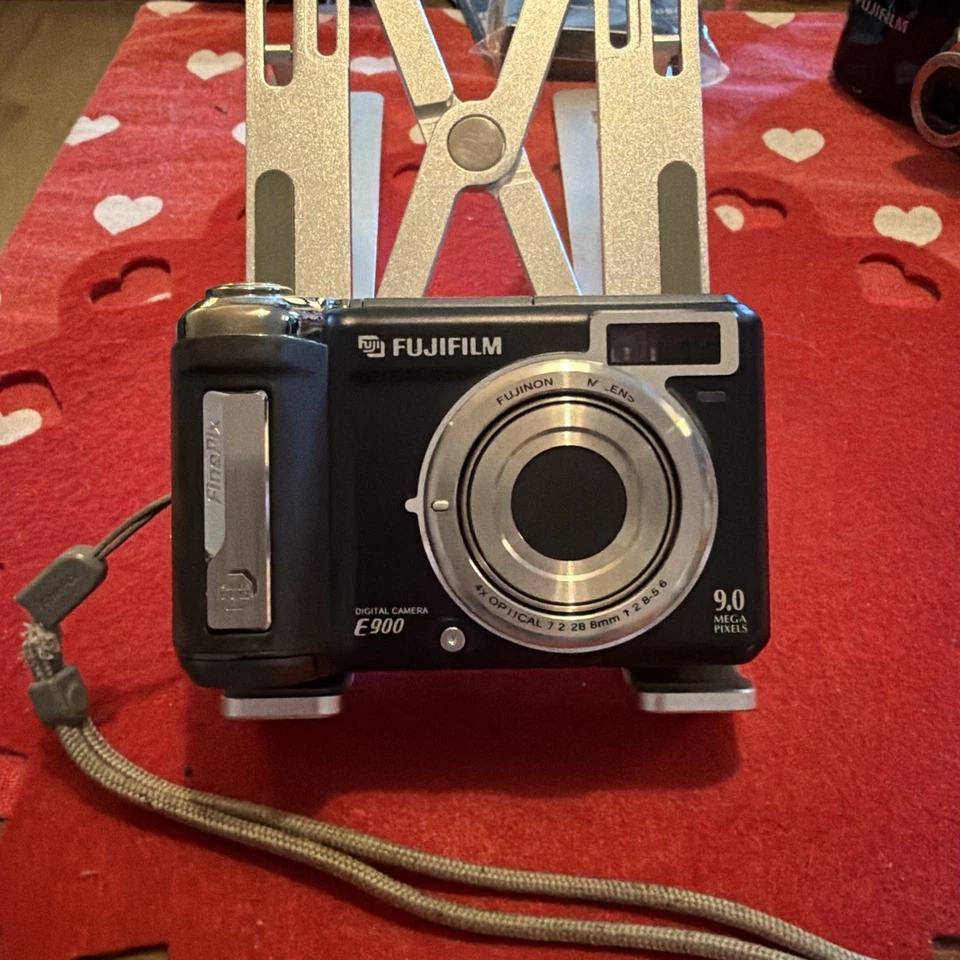 Fujifilm FinePix E900 9MP Digital Camera Tested Working, photo 1 of 5