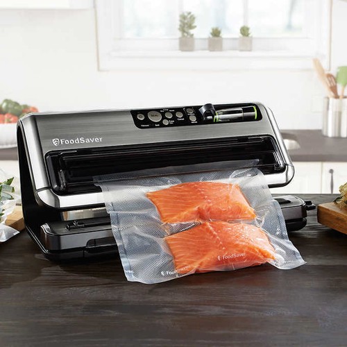 FoodSaver 2 N 1 Vacumn Food Sealer Preservation System Zipper Bags And More 