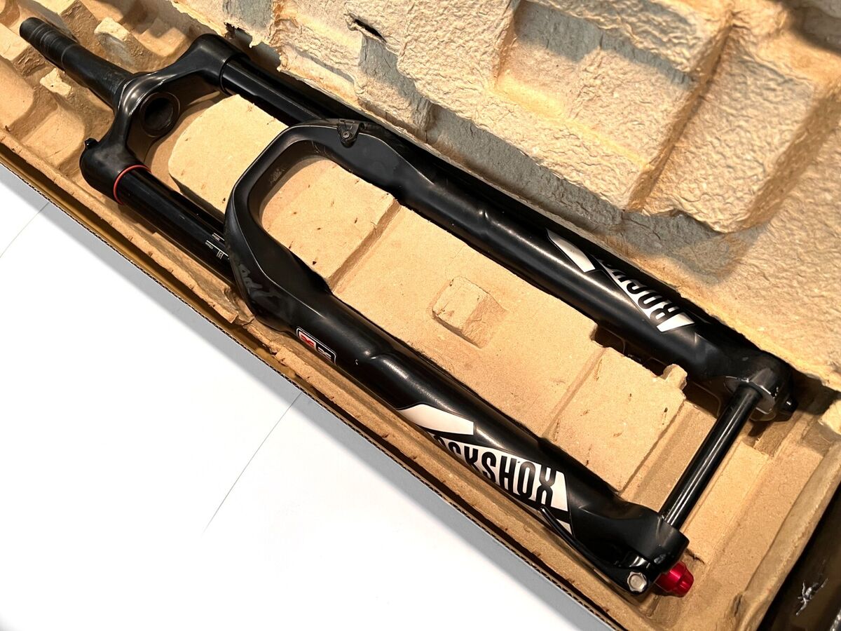 2019 Rockshox Lyrik RCT3 Solo Air Fork 27.5 / 650B 180mm 2019 Rockshox Lyrik RCT3 Solo Air Fork 27.5 / 650B 180mm