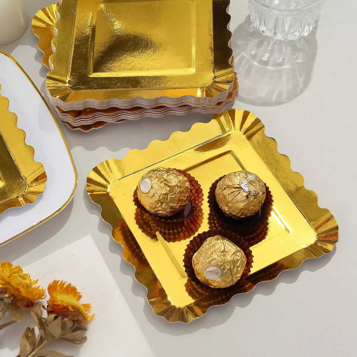 Gold dessert top paper plates