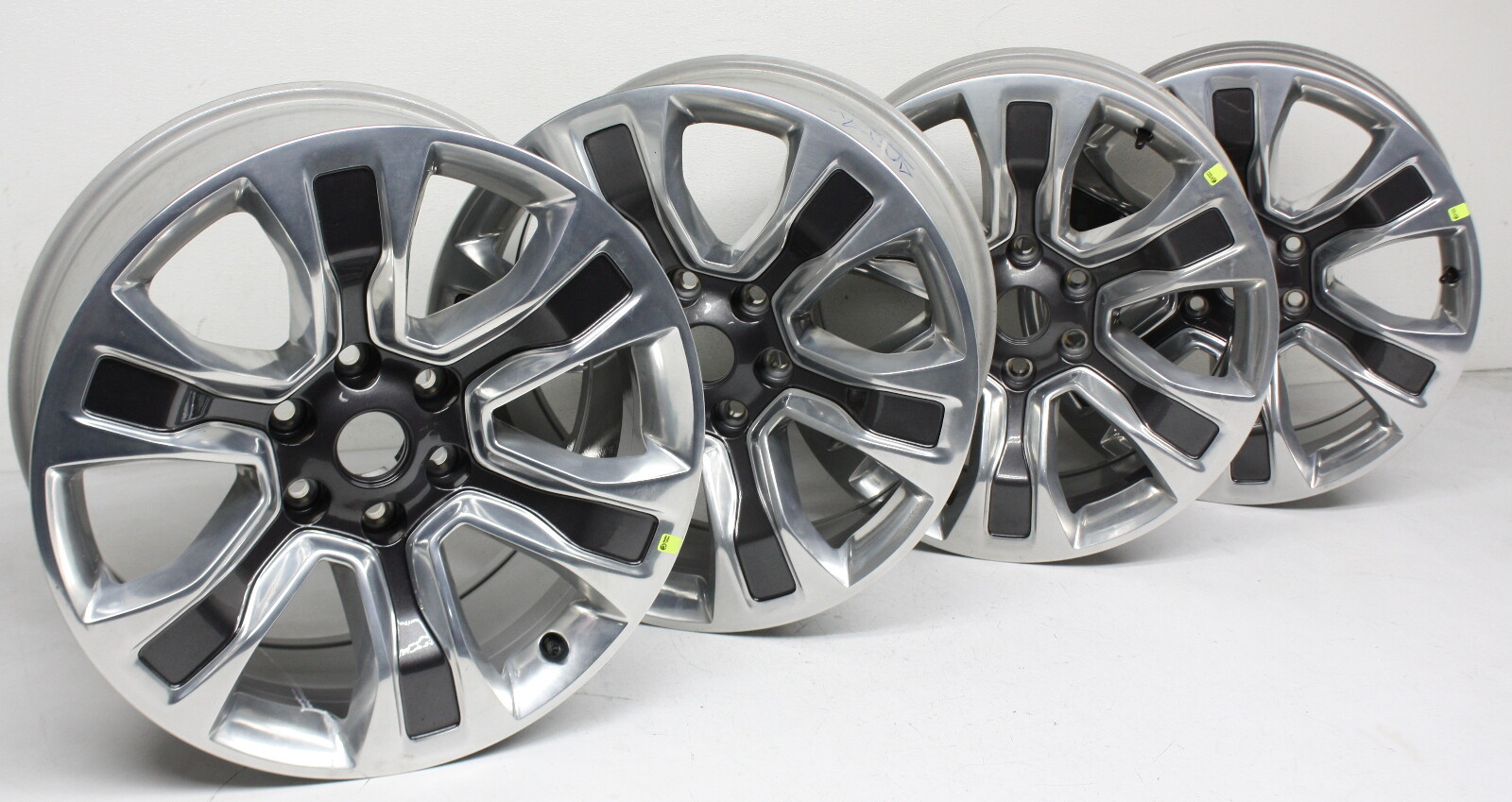 Set Of 4 OEM 20 in Wheel For Ram 1500 5YD591AUAA Chrome Black spoke inserts WRU