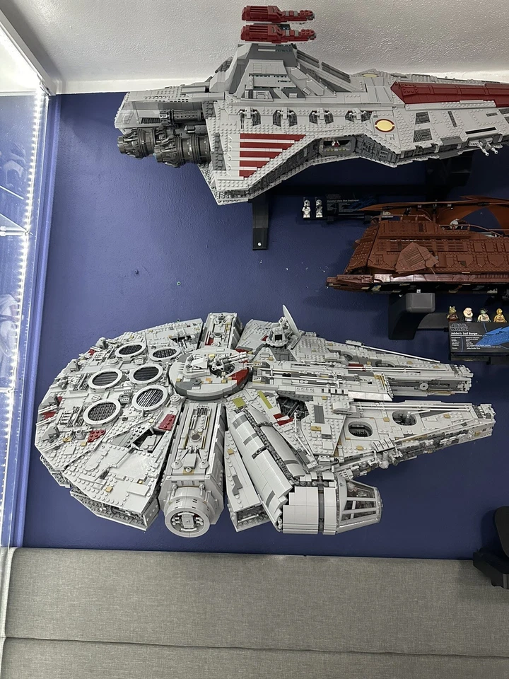 Wall Mount Display for Lego Star Wars UCS Millennium Falcon - Image 2 of 4