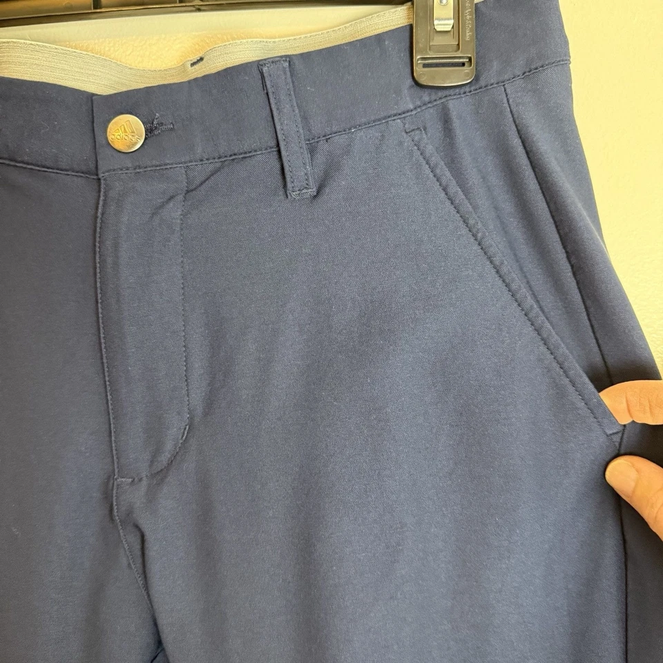 Calça de golfe Adidas azul marinho elástica lisa ajuste seco atlética masculina tamanho 30X32 - Imagem 2 de 4