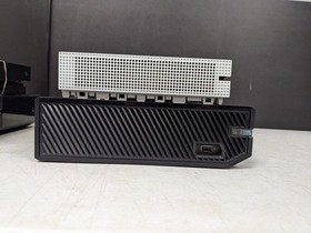 Lot of Microsoft Xbox One Consoles (For Parts/Repairs)