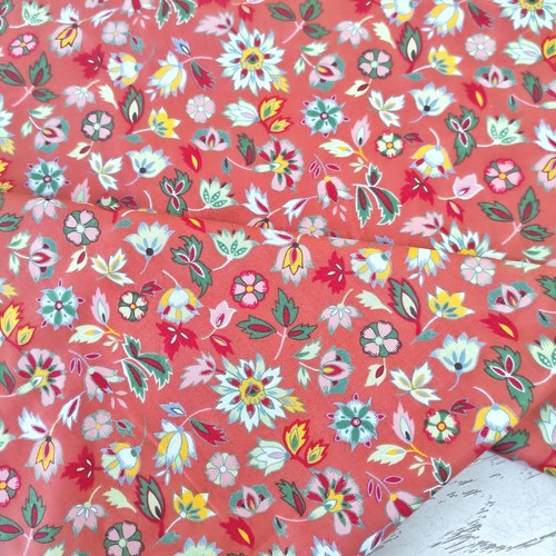 Vintage cotton floral small print fabric Patchwork Quilting Sewing Craft - Picture 1 of 10