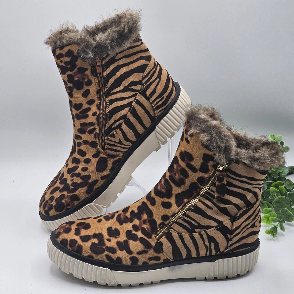 Botines para mujer Jezzy Leopard Journee Collection 8 ribete de piel sintética cremallera Foto 2 de 4