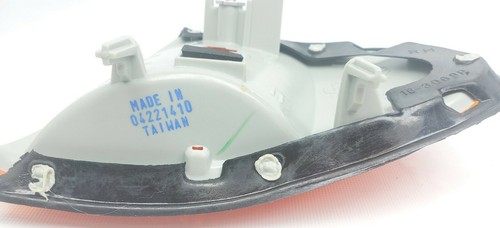 97-98 FORD WINDSTAR AMBER SIDE MARKER LAMP FRONT RIGHT PASSENGER SIDE CORNER - Picture 7 of 7