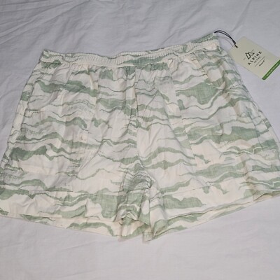 NWT Alpine Design Shorts  Green Design SPF 30 Size Large Elastic Waist